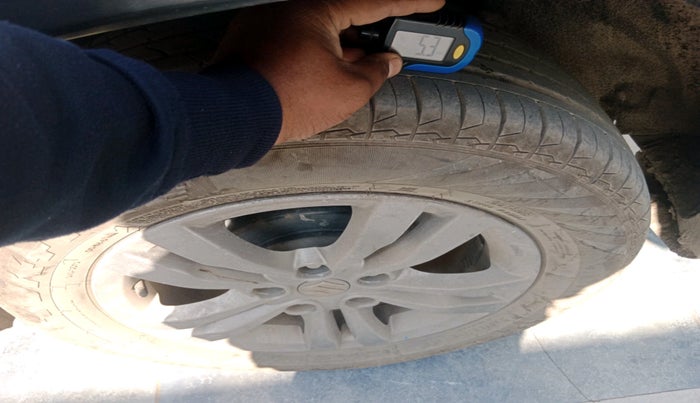 2016 Maruti Vitara Brezza ZDI PLUS, Diesel, Manual, 1,40,345 km, tyre