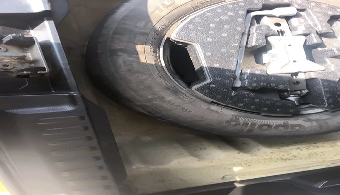 2018 Maruti Vitara Brezza ZDI, Diesel, Manual, 94,969 km, tyre