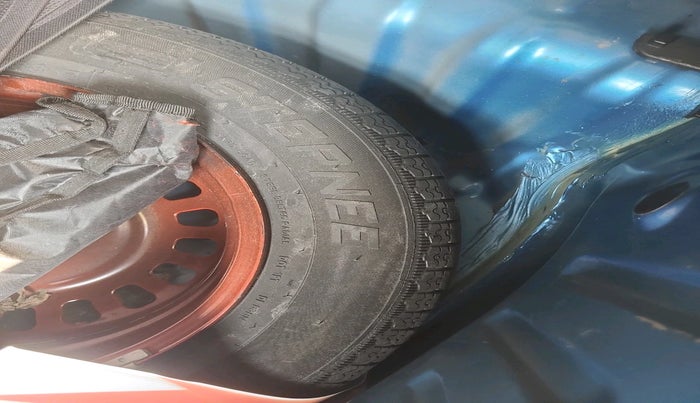 2021 Renault Kiger RXT (O) AMT DUAL TONE, Petrol, Automatic, 16,065 km, tyre