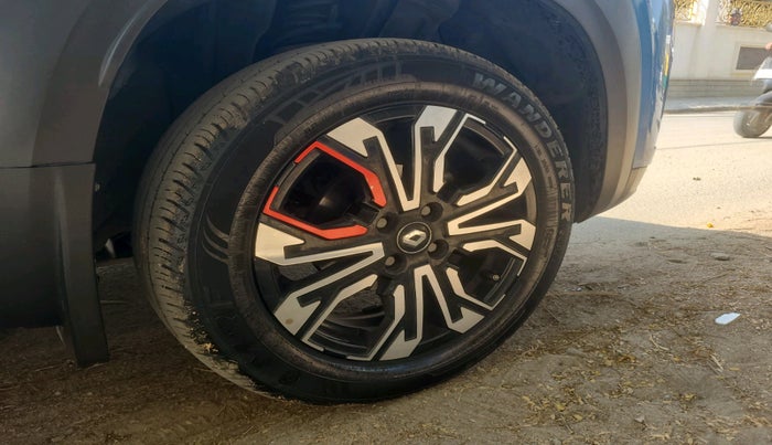 2021 Renault Kiger RXT (O) AMT DUAL TONE, Petrol, Automatic, 16,065 km, tyre