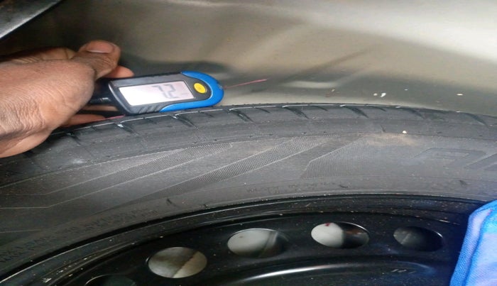 2023 Toyota Glanza V, Petrol, Manual, 13,700 km, tyre