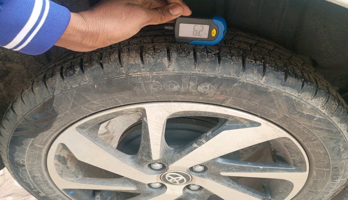 2023 Toyota Glanza V, Petrol, Manual, 13,700 km, tyre