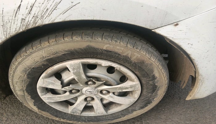 2017 Hyundai Eon ERA +, Petrol, Manual, 70,584 km, tyre