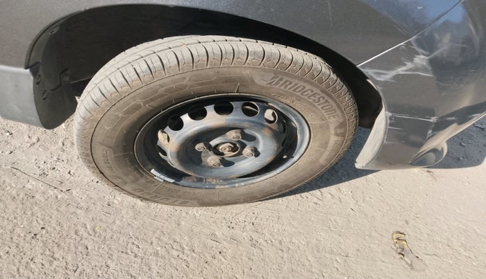 2014 Maruti Alto 800 LXI, Petrol, Manual, 64,891 km, tyre