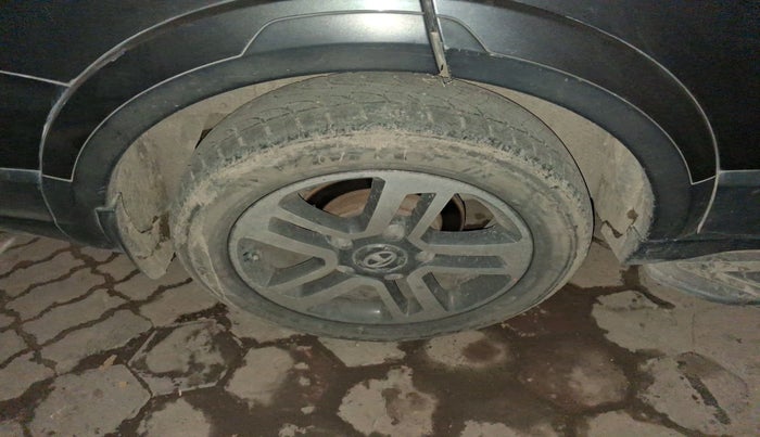 2017 Tata Hexa XT 4X2 6 STR, Diesel, Manual, 1,95,066 km, tyre