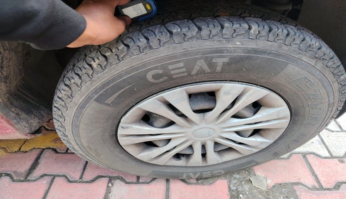 2016 Mahindra TUV300 T4 PLUS, Diesel, Manual, 51,739 km, tyre