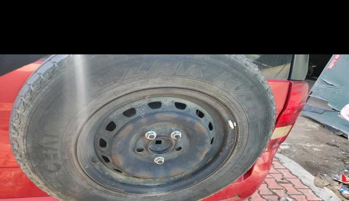 2016 Mahindra TUV300 T4 PLUS, Diesel, Manual, 51,739 km, tyre