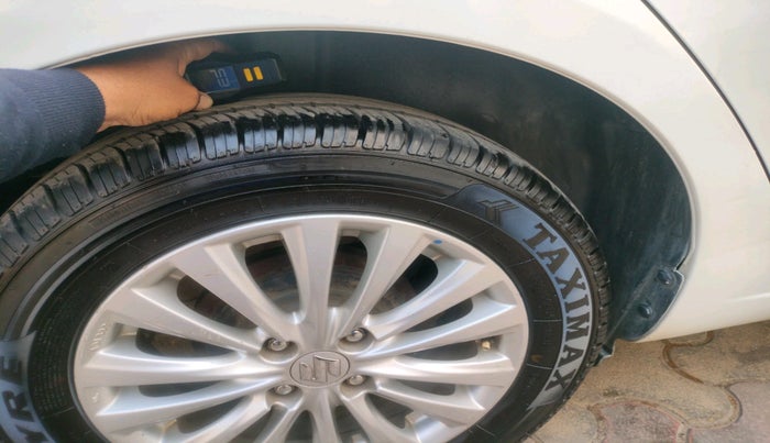 2020 Maruti Ciaz DELTA 1.5 SHVS MT PETROL, Petrol, Manual, 92,717 km, tyre