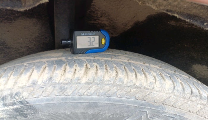 2018 Ford Ecosport AMBIENTE 1.5L DIESEL, Diesel, Manual, 1,08,545 km, tyre