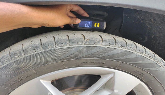 2021 MG HECTOR SHINE 1.5 PETROL TURBO MT, Petrol, Manual, 63,183 km, tyre