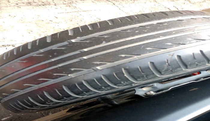 2019 Ford Ecosport AMBIENTE 1.5L DIESEL, Diesel, Manual, 1,32,494 km, tyre