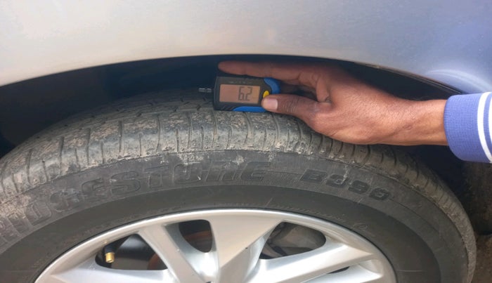 2018 Toyota Innova Crysta 2.7 GX AT 7 STR, Petrol, Automatic, 1,28,625 km, tyre