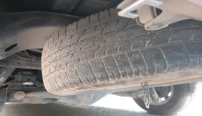 2018 Toyota Innova Crysta 2.7 GX AT 7 STR, Petrol, Automatic, 1,28,625 km, tyre