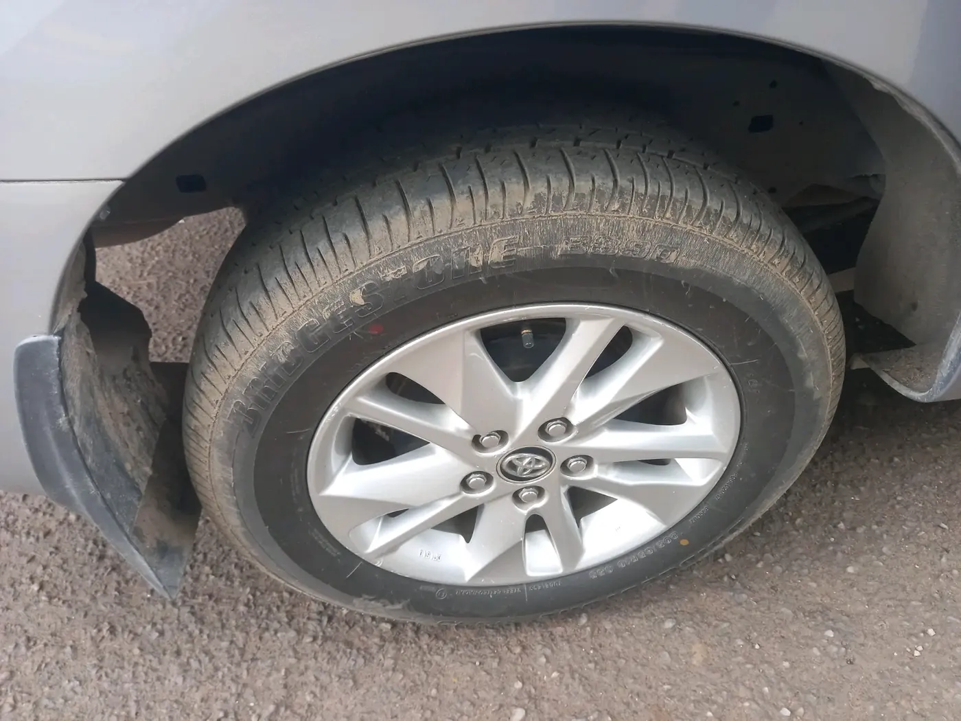 2018 Toyota Innova Crysta 2.7 GX AT 7 STR, Petrol, Automatic, 1,28,625 km, tyre
