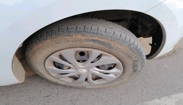 2021 Maruti Dzire VXI, Petrol, Manual, 26,053 km, tyre