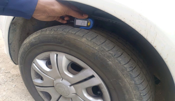 2011 Skoda Fabia AMBITION 1.2 TDI, Diesel, Manual, 1,09,899 km, tyre