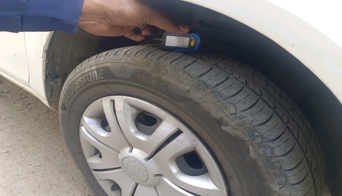 2011 Skoda Fabia AMBITION 1.2 TDI, Diesel, Manual, 1,09,899 km, tyre