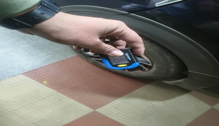 2022 KIA CARENS LUXURY 1.5 DIESEL 7 STR, Diesel, Manual, 79,995 km, tyre