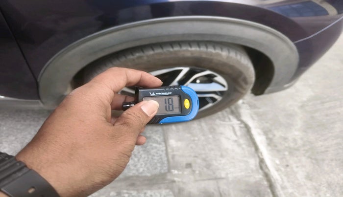 2022 KIA CARENS LUXURY 1.5 DIESEL 7 STR, Diesel, Manual, 79,995 km, tyre