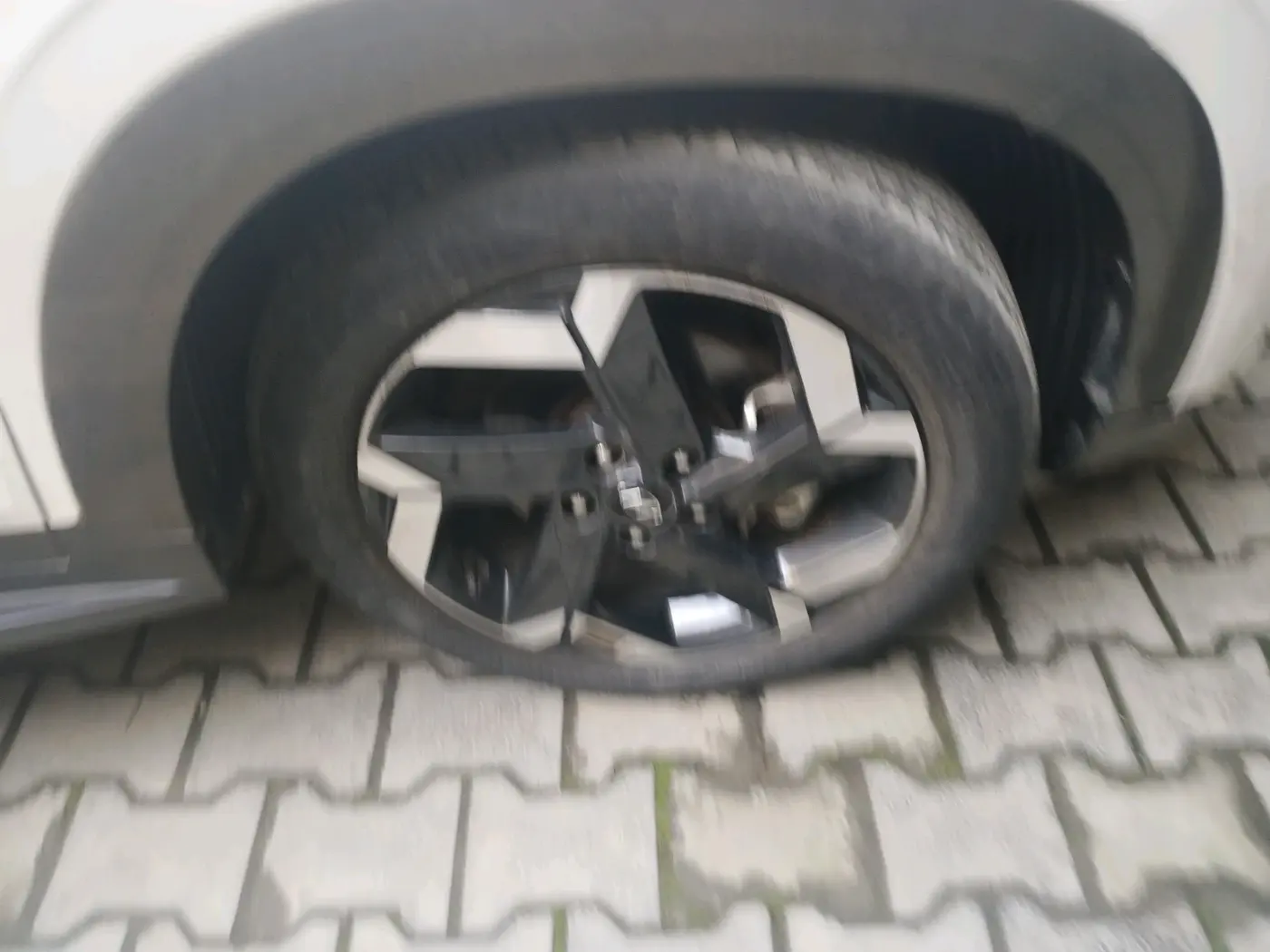 2021 Hyundai ALCAZAR 2.0 SIGNATURE (O) AT 6STR, Petrol, Automatic, 31,324 km, tyre