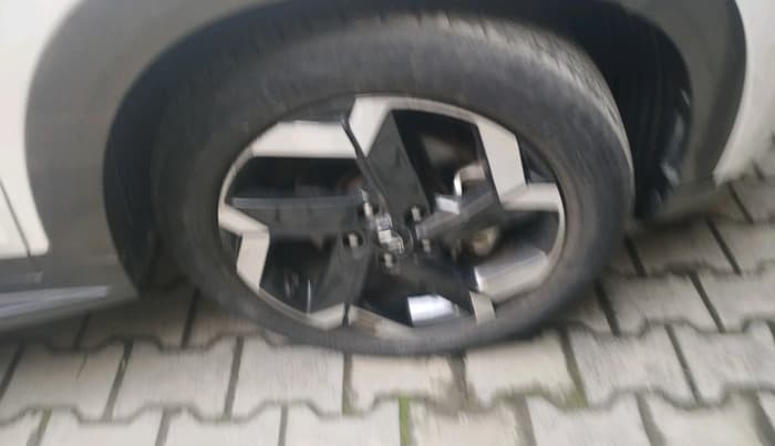 2021 Hyundai ALCAZAR 2.0 SIGNATURE (O) AT 6STR, Petrol, Automatic, 31,324 km, tyre