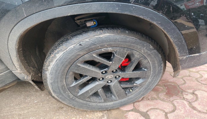 2022 Tata Safari XZA PLUS 6 S DARK EDITION, Diesel, Automatic, 38,359 km, tyre