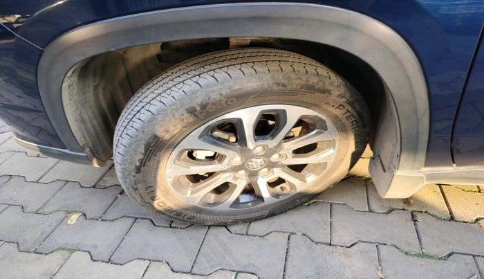 2023 Maruti Grand Vitara ALPHA SMART HYBRID AT, Petrol, Automatic, 7,577 km, tyre