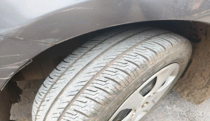 2013 Hyundai Verna FLUIDIC 1.6 CRDI EX, Diesel, Manual, 85,215 km, tyre