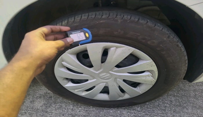 2025 Maruti Swift VXi AMT, Petrol, Automatic, 848 km, tyre