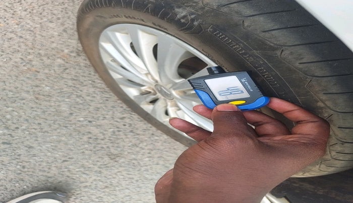 2019 Maruti Ciaz DELTA DIESEL 1.5, Diesel, Manual, 2,53,835 km, tyre