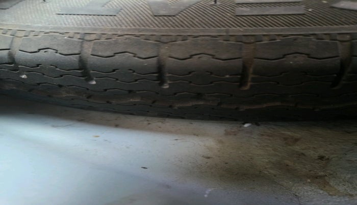 2023 Mahindra XUV300 W6 1.5 Diesel, Diesel, Manual, 70,469 km, tyre