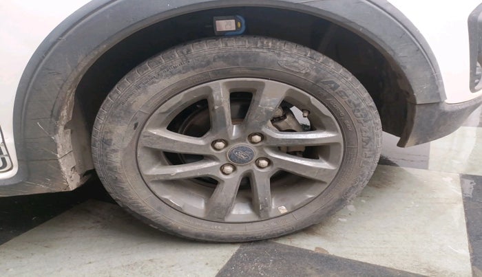 2021 Ford FREESTYLE TITANIUM 1.2 PETROL, Petrol, Manual, 61,322 km, tyre