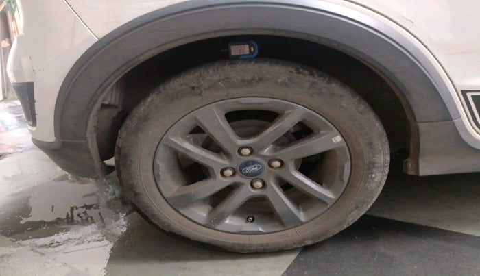 2021 Ford FREESTYLE TITANIUM 1.2 PETROL, Petrol, Manual, 61,322 km, tyre