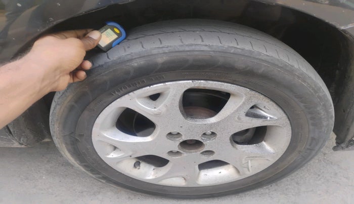 2012 Renault Scala RXL DIESEL, Diesel, Manual, 1,44,687 km, tyre