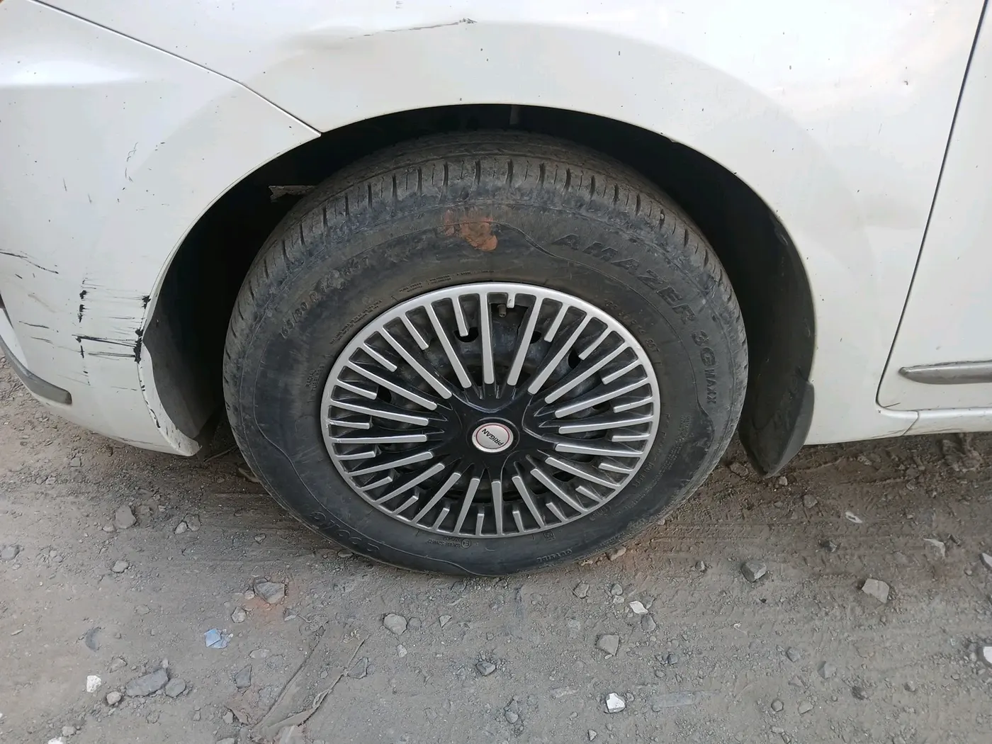 2019 Maruti Dzire VXI, Petrol, Manual, 1,81,619 km, tyre