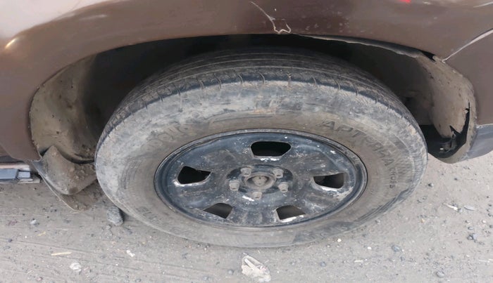 2012 Renault Duster 85 PS RXL DIESEL, Diesel, Manual, 1,46,698 km, tyre