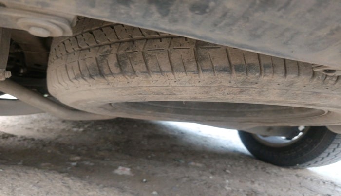 2016 Mahindra XUV500 W10 1.99, Diesel, Manual, 2,56,638 km, tyre