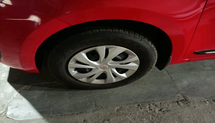 2021 Maruti Swift VXI, Petrol, Manual, 61,910 km, tyre