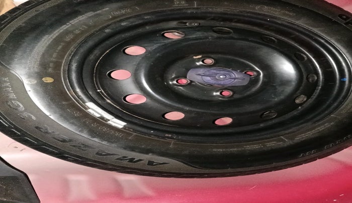 2021 Maruti Swift VXI, Petrol, Manual, 61,910 km, tyre