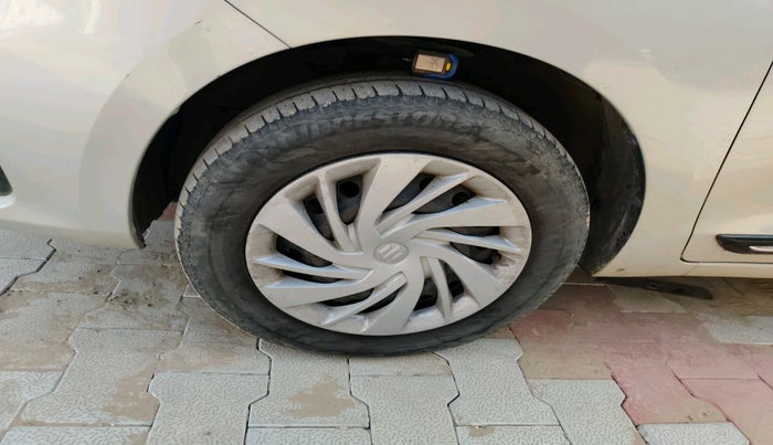 2020 Maruti Ertiga VXI SHVS, Petrol, Manual, 61,792 km, tyre