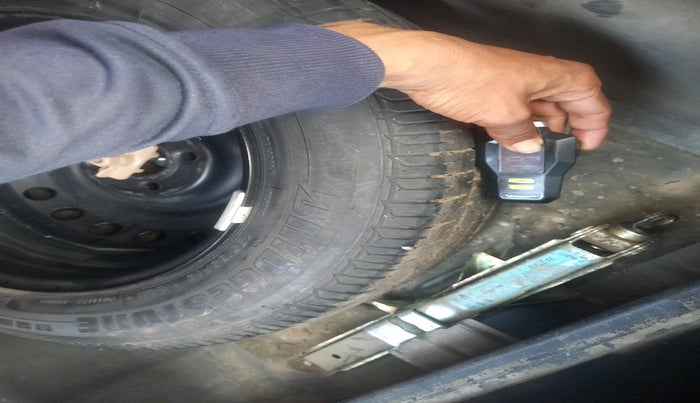 2017 Hyundai Verna 1.6 CRDI SX, Diesel, Manual, 1,36,105 km, tyre