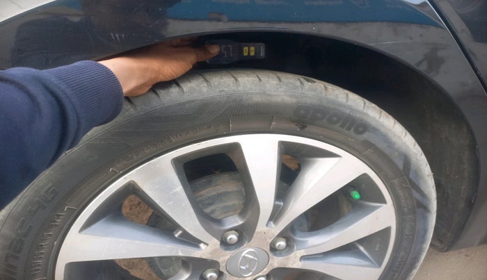 2017 Hyundai Verna 1.6 CRDI SX, Diesel, Manual, 1,36,105 km, tyre