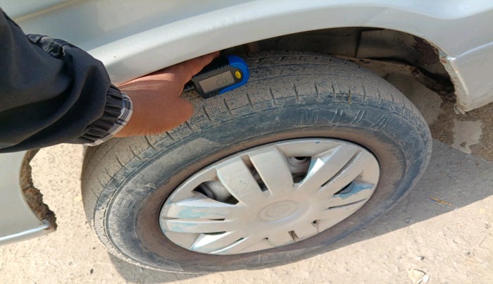 2017 Maruti OMNI E 8 STR, Petrol, Manual, 1,27,234 km, tyre