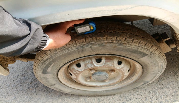 2017 Maruti OMNI E 8 STR, Petrol, Manual, 1,27,234 km, tyre