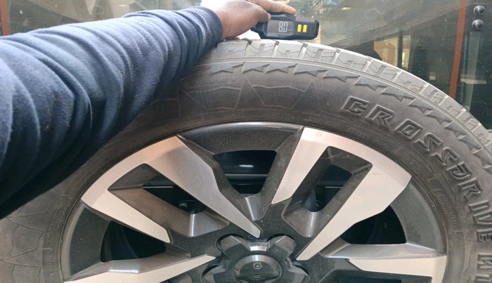 2024 Mahindra Thar Roxx  AX7 L Diesel MT 2WD, Diesel, Manual, 15,008 km, tyre