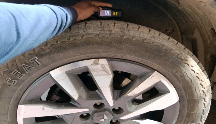 2024 Mahindra Thar Roxx  AX7 L Diesel MT 2WD, Diesel, Manual, 15,008 km, tyre