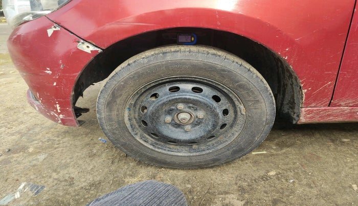 2017 Tata Tiago XT PETROL, Petrol, Manual, 1,02,555 km, tyre