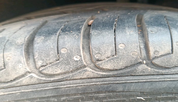 2017 Ford Ecosport TITANIUM 1.5L PETROL AT, Petrol, Automatic, 1,25,197 km, tyre