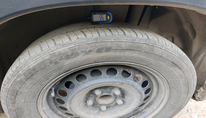 2021 Maruti Vitara Brezza LXI, Petrol, Manual, 1,03,748 km, tyre