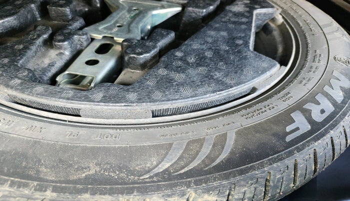 2021 Maruti Vitara Brezza LXI, Petrol, Manual, 1,03,748 km, tyre